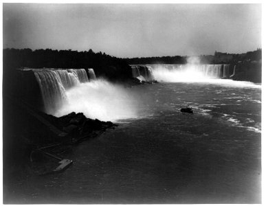 Falls of Niagara LCCN2002716220