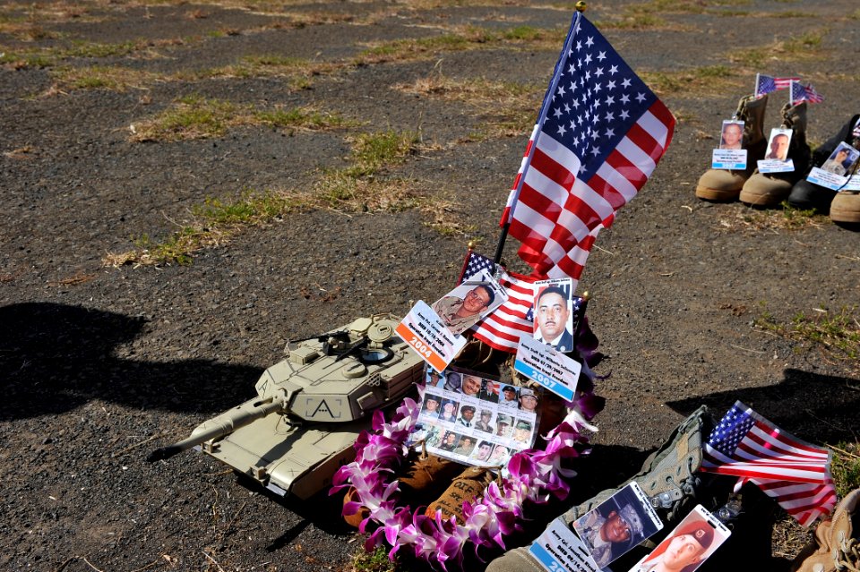 Fallen service members honored at Joint Base Pearl Harbor-Hickam 130911-N-PJ759-024