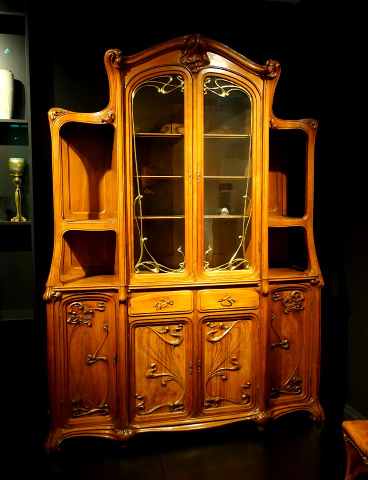 Family dining room vitrine, designed by Eugene Gaillard, maker unknown, Paris, 1899-1900 - Bröhan Museum, Berlin - DSC03914