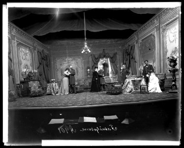 Familjeband, Dramatiska teatern 1901. Föreställningsbild - SMV - DrT083