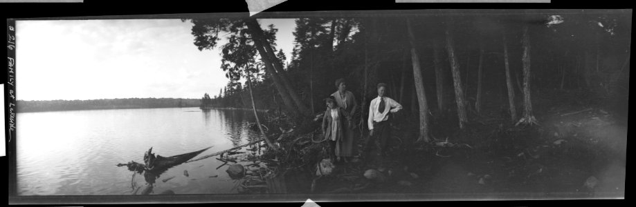 Family at lakeside LCCN2017656463