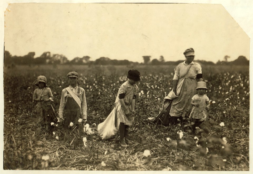 Family of W.T. Frakes, Route 5, Lawton, Okla. Mother said 6-year old Warren picked 41 pounds of cotton yesterday 'An I don't make him pick; he picked last year.' Had about 20 pounds in his LOC nclc.00609