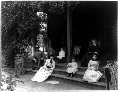 Family on front porch of Super's home, McClung Ranch LCCN2006675586