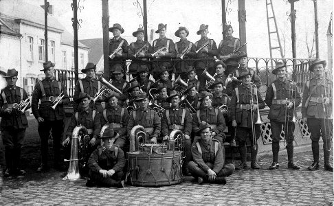 Fanfare-armee-australienne-kiosque-nalinnes-1918