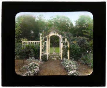 Fanny A. Mulford house, Fulton Avenue, Hempstead, New York. Arbor seat LCCN2007685951