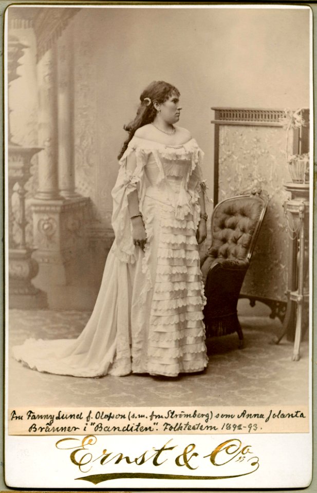 Fanny Lund, rollporträtt - SMV - H8 056
