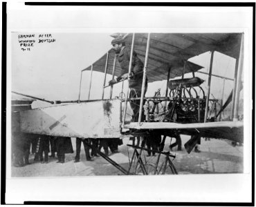Farman after winning Deutsch prize LCCN95511647