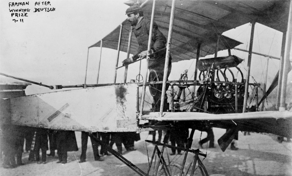 Farman after winning Deutsch prize LCCN95511647