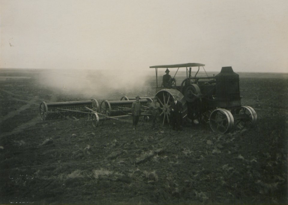 Farming by the Mance Farming Company of Viking, Alberta, Photo I (HS85-10-27440)