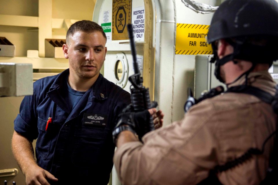 Farragut VBSS team 150902-N-VC236-030