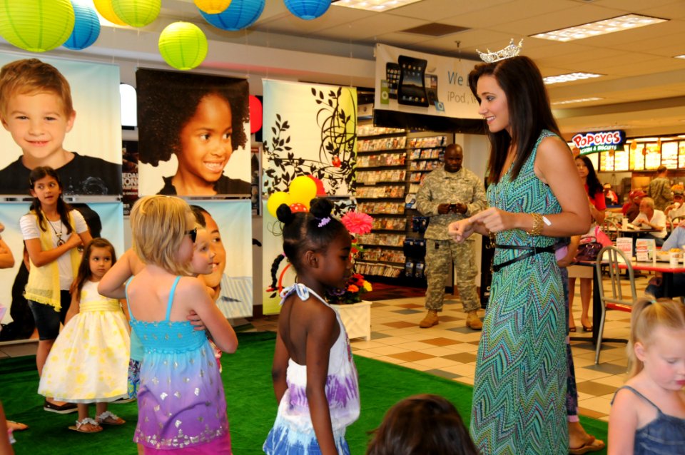 Fashion show puts spotlight on military children, Families (6986279438)