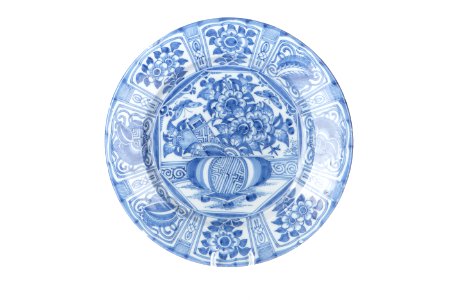 Fat av fajans med blå kinesiserande underglasyrmålning - Skoklosters slott - 93330