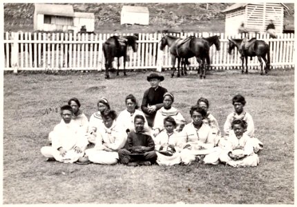 Father Damien with the Kalawao Girls Choir, at Kalaupapa, Molokai, circa 1878 (PP-97-16-004)