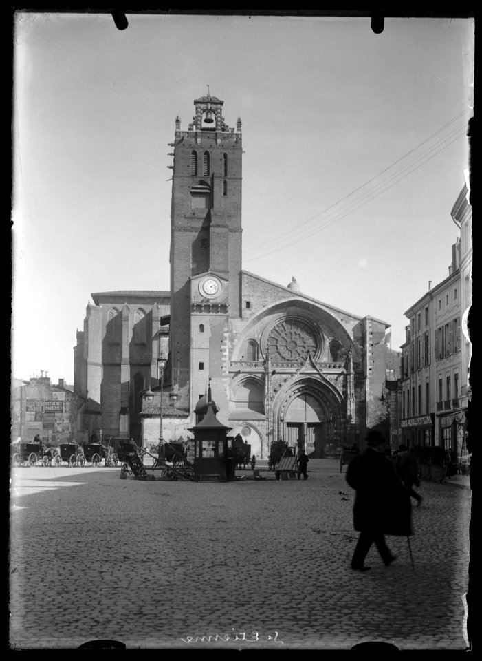 Façade occidentale de la Cathédrale Saint-Étienne. - FRAC31555 18Fi011