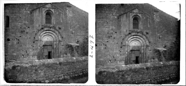 Façana de l'església de Crespià