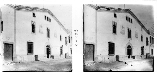 Façana d'una casa de Sant Just Desvern