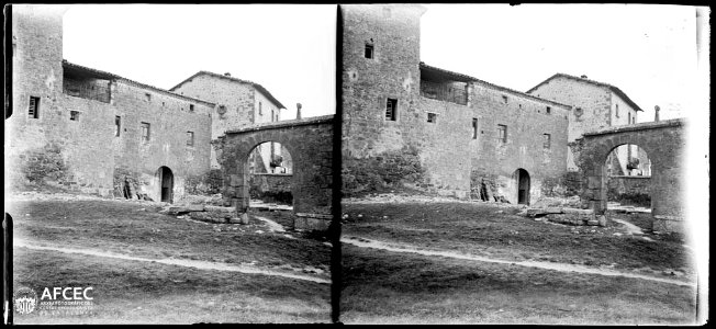 Façana de l'abadia de Serrateix
