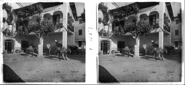 Façana d ' un hostal de Berga