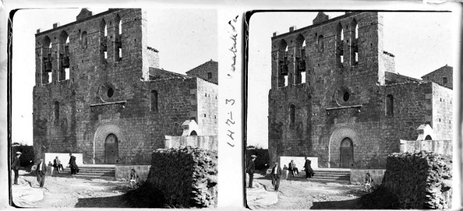 Façana de l'església de Peratallada