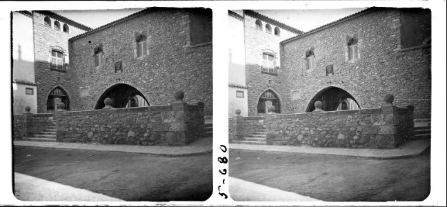 Façana de les escoles de Vilanova i la Geltrú