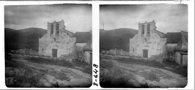 Façana de l'església de Riells del Montseny