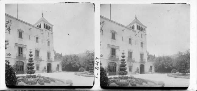 Façana de la casa Sentmenat a Sarrià