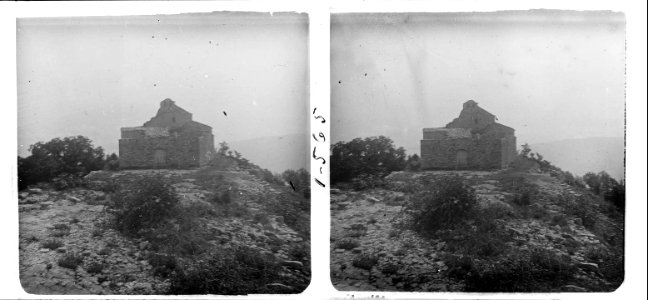 Façana en ruïnes de l'església de Mur