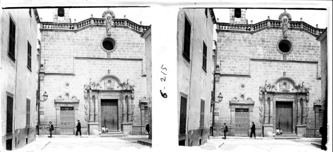 Façana de l'església del Roser a Ciutadella