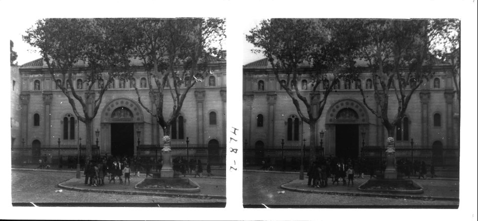 Façana de la parroquia de Santa Maria