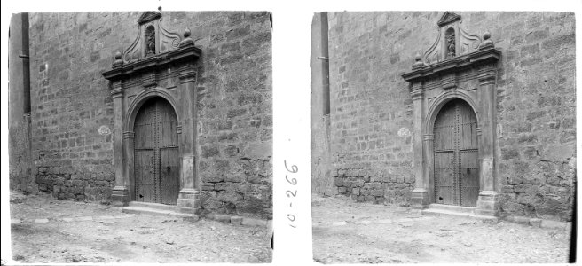 Façana de l´església de Vinebre