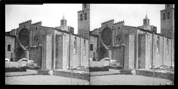 Façana principal del monestir de Sant Cugat