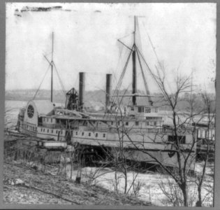 Federal flag-of-truce boat NEW YORK, at Aikens Landing, waiting for exchanged prisoners LCCN2006686851
