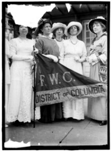 FEDERATION OF WOMEN'S CLUBS, D.C. LEADERS OF DELEGATION TO WHITE HOUSE- MRS. ELLIS LOGAN; MRS. H.W.WILEY; MISS E. SHIPPEN; MRS. R.C. DARR; MISS M. McNEILAN LCCN2016865680