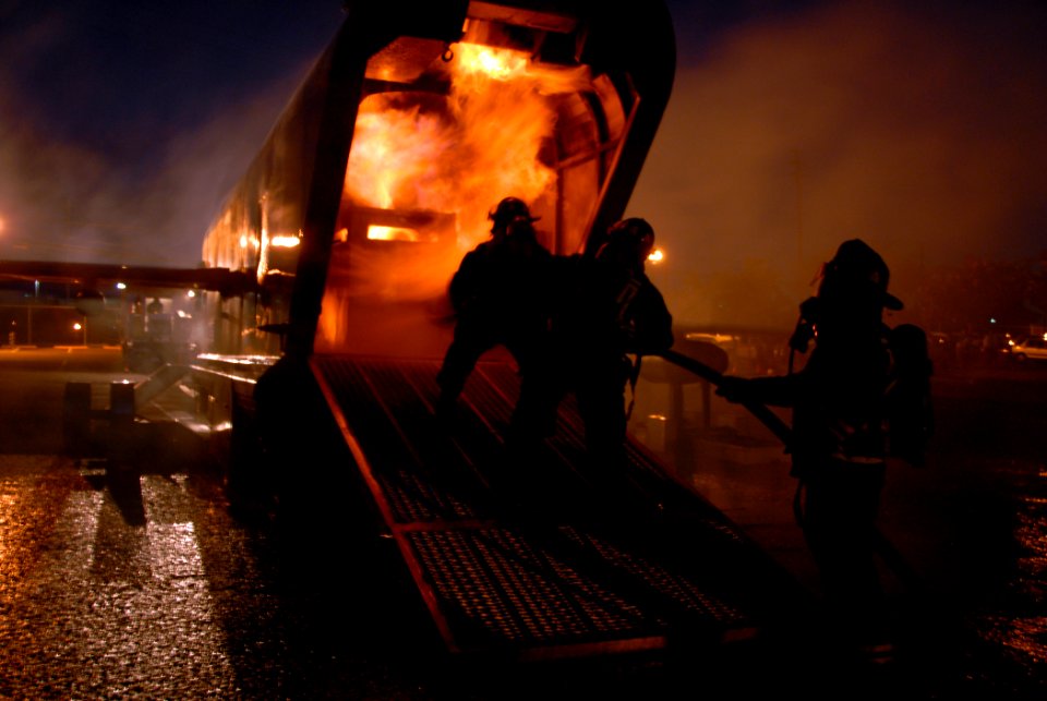 Federal firefighters combat a fire during aircraft training evolution DVIDS55305