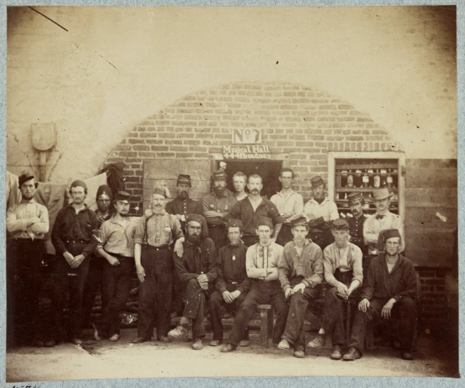 Federal prisoners captured at battle of Bull Run, Castle Pinkney (i.e. Pinckney), Charleston, S.C., August 1861 LCCN2013651611