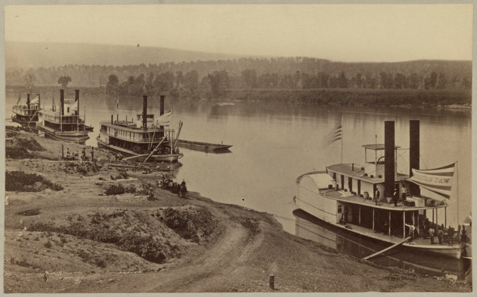 Federal tranports in the Tennessee River LCCN2012647172
