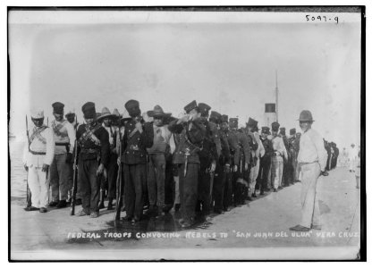 Federal troops convoying rebels to San Juan Del Ulua, Vera Cruz LCCN2014710039