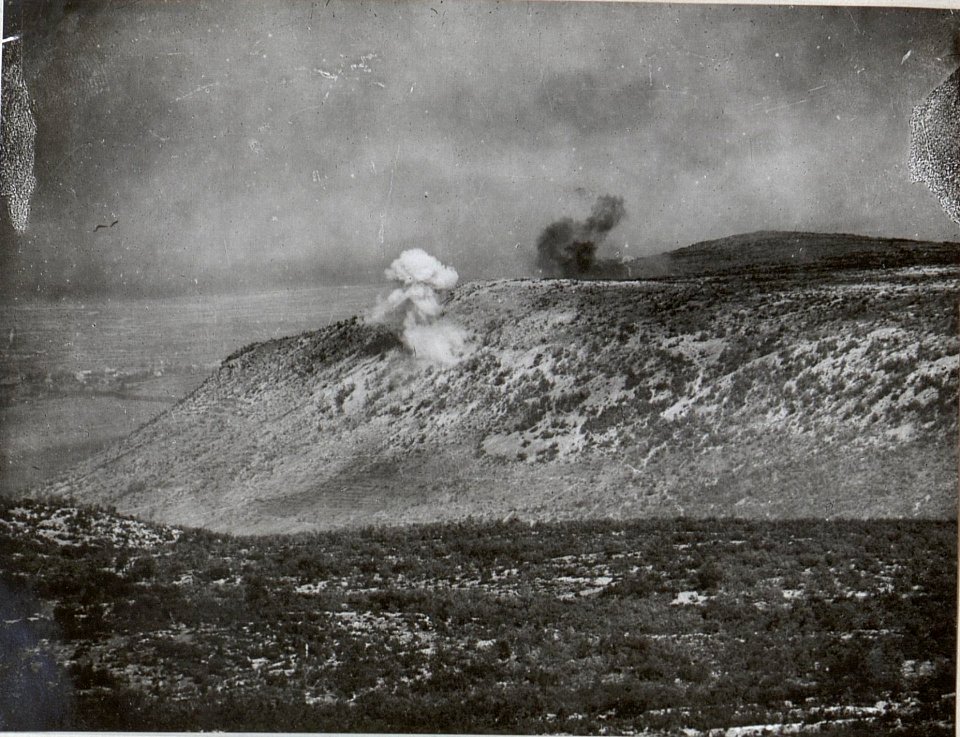 Feindl. Granateinschläge am Karstplateau.3.9.17. (BildID 15603124)