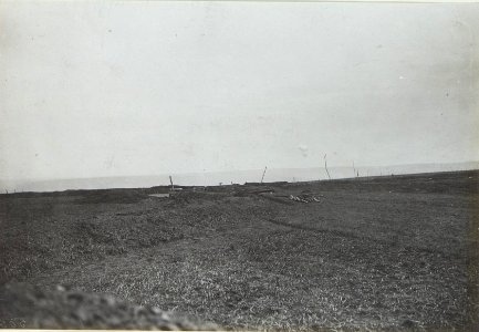 Feindliche Schrappnellwolke über der Artilleriebeobachtung in Mogilki westlich Sokolow (BildID 15438705)