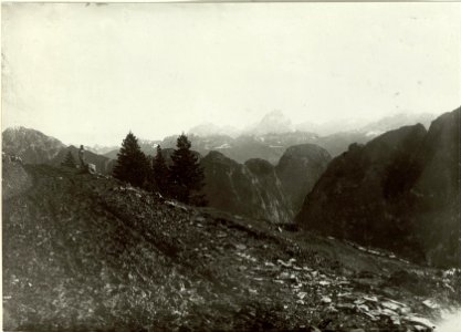 Feindliche Höhenzüge im Gesichtsfelde von Nassfeld. (BildID 15463288)