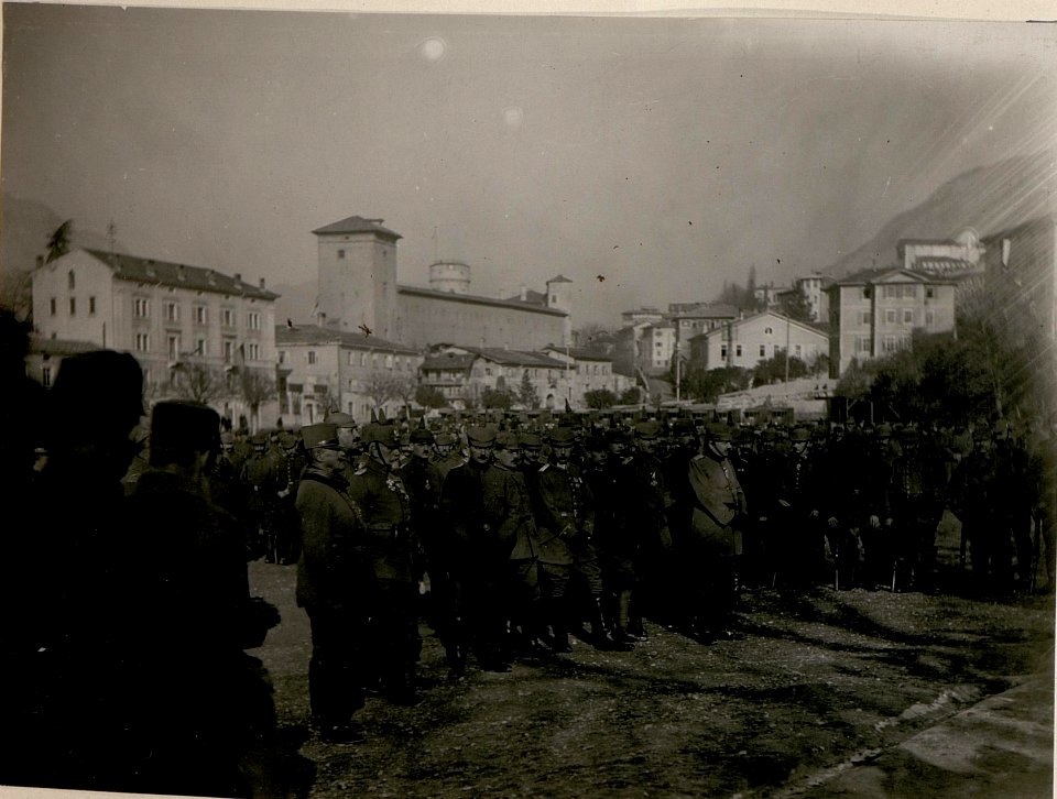 Feldgottesdienst anlässlich des Geburtsfestes Kaiser Wilhelms. (27.II.1918.) (BildID 15510460)