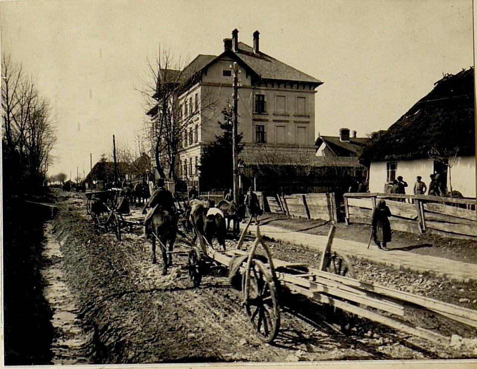 Feldgericht und Intendanzgebäude in Podhajce. (BildID 15523135)