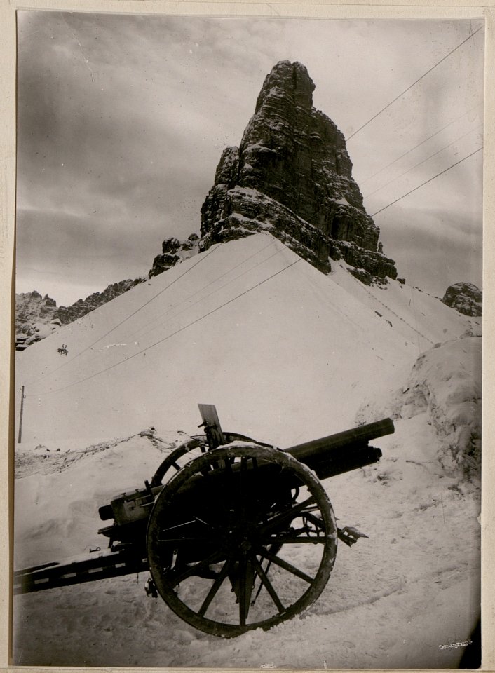 Feldkanone M. 5 am Zinnenplateau mit Toblingerknoten (BildID 15732922)
