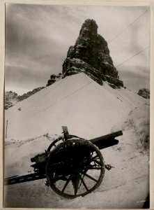 Feldkanone M. 5 am Zinnenplateau mit Toblingerknoten (BildID 15732922)