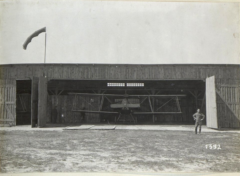 Feldflughafen wahrscheinlich im Abschnitt der 4. k.u.k. Armee nahe Kowel (BildID 15686626)