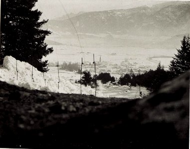 Feldmäßige Schießübung in St.Georgen bei Bruneck, veranstaltet vom technischen Kurs (Sturmtruppenkurs) in Anwesenheit von Erzherzog Eugen und Exzellenz von Roth. Während der Übung verschiedene Treffer (BildID 15578289)