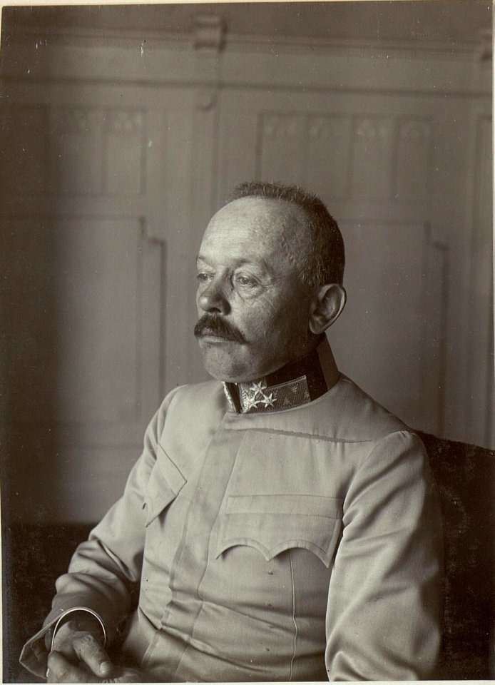 Feldmarschall Svetozar Boroevic von Bojna, General der Infanterie, Kommandeur der 5. Armee, Frontalaufnahme des Gesichts (8)