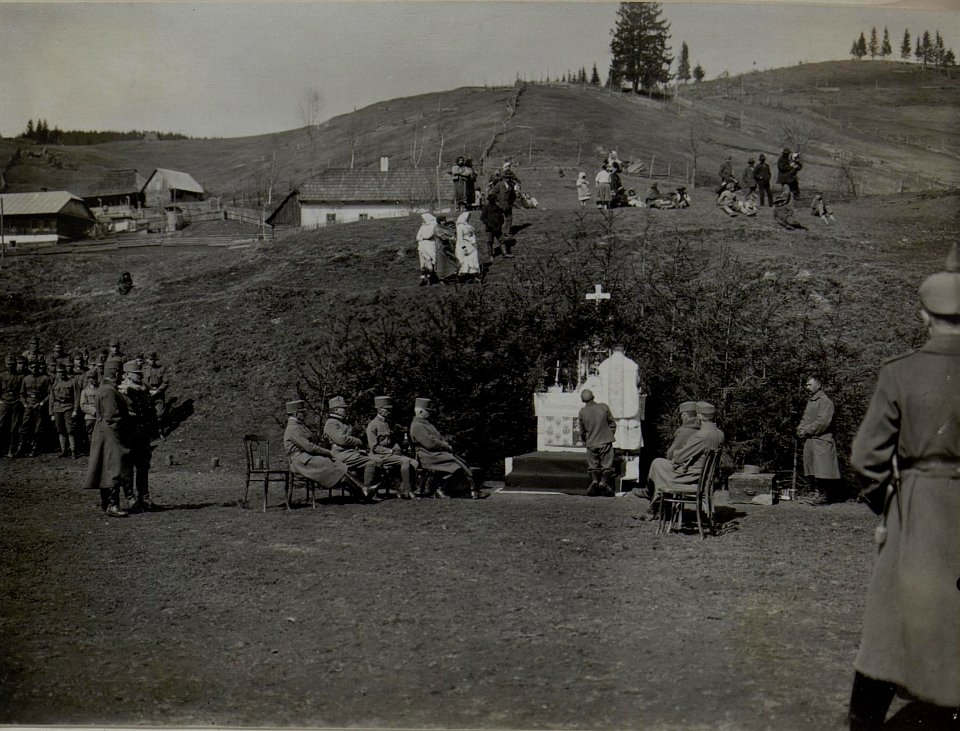 Feldmasse am 8-4.1917 Ostersonntag bei der 12.ITD. in Jakobeny (BildID 15453641)