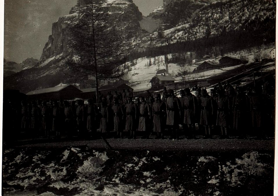 Feldmarschall Friedrich beim alten 14. Korps, Inspizierung in Stern. (BildID 15579699)