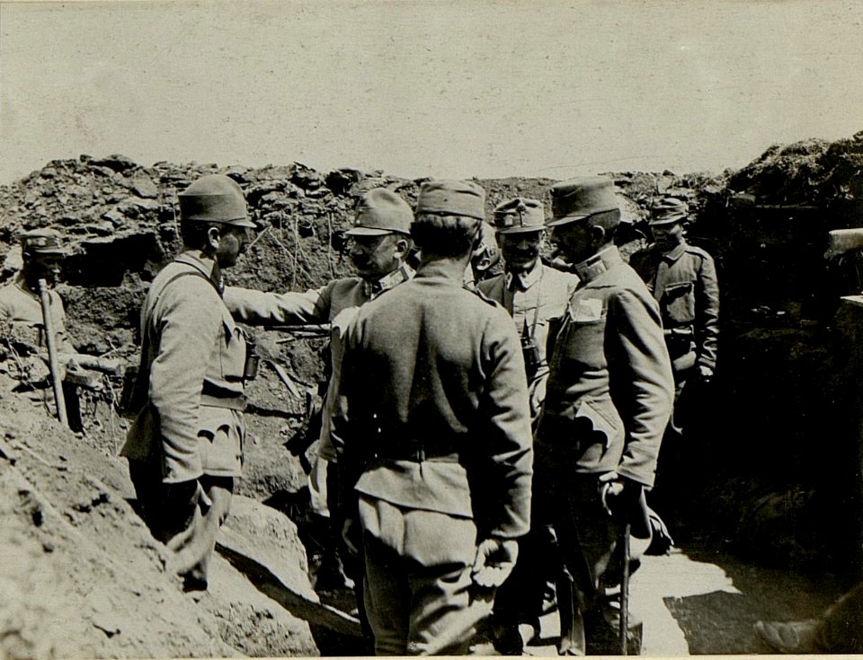 Feldmarschalleutnant Hofmann bei LIR.19 (BildID 15527422)